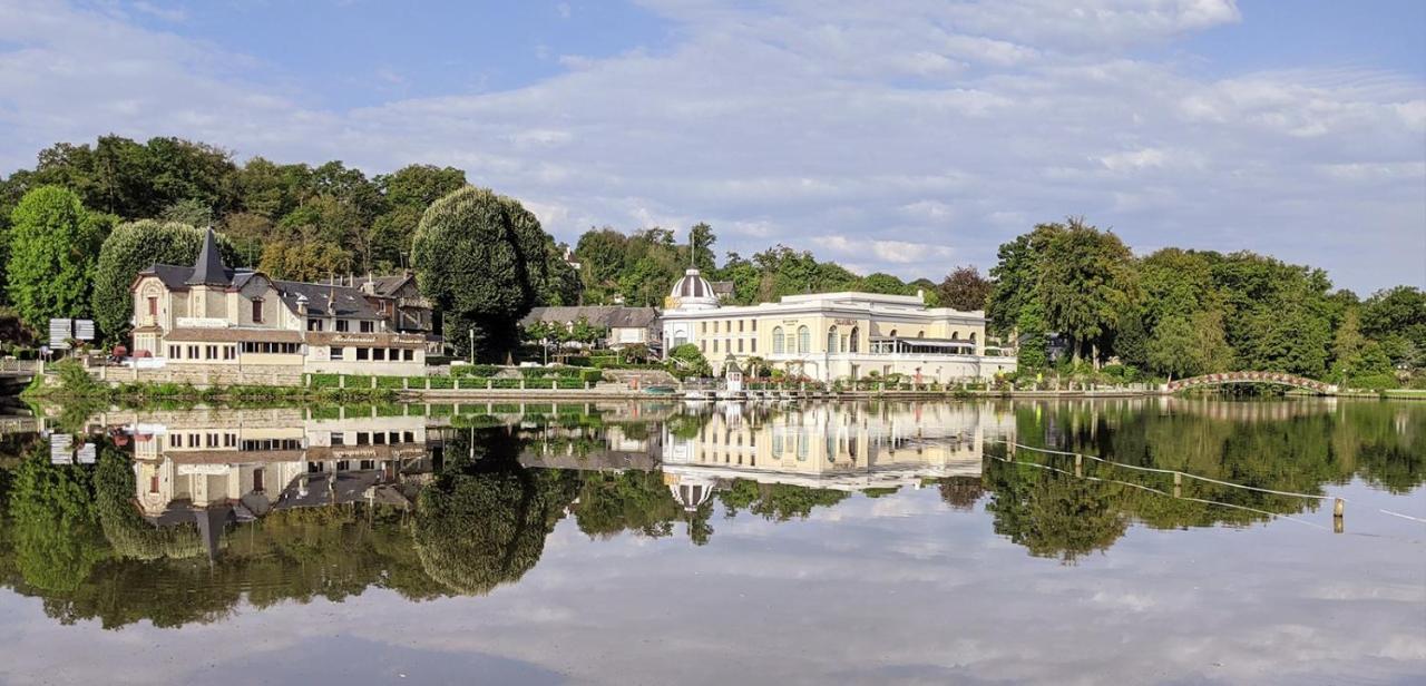 Studio avec superbe vue 5min à pied des Thermes Bagnoles de l'Orne Normandie Esterno foto