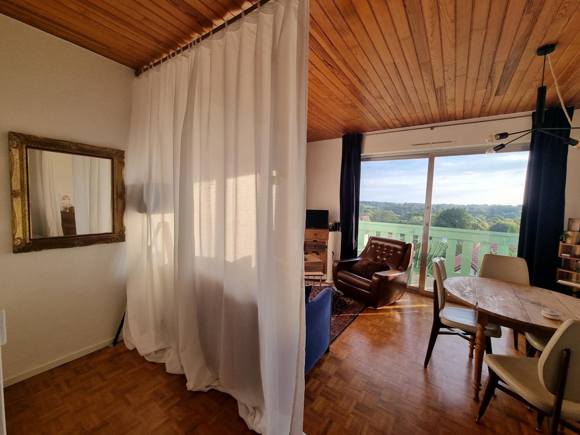 Studio avec superbe vue 5min à pied des Thermes Bagnoles de l'Orne Normandie Esterno foto